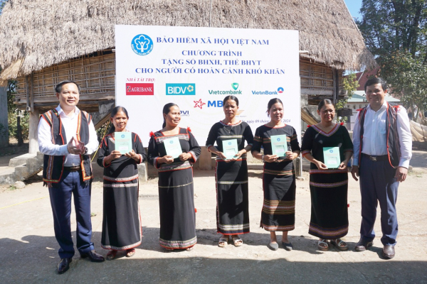 Agribank được vinh danh nhiều năm đồng hành Lễ tuyên dương học sinh, sinh viên, thanh niên dân tộc thiểu số xuất sắc, tiêu biểu -0