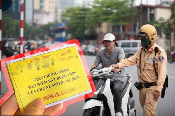 Không mang bảo hiểm bắt buộc, người điều khiển xe máy có thể bị phạt tiền -0