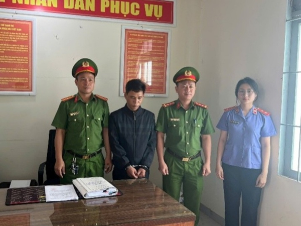 Bắt đối tượng làm giả giấy tờ mua bán ôtô chiếm đoạt 201 triệu đồng -0