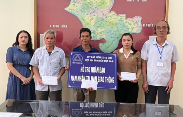 Sẻ chia mất mát, lan tỏa tinh thần nhân ái với nạn nhân tai nạn giao thông -0