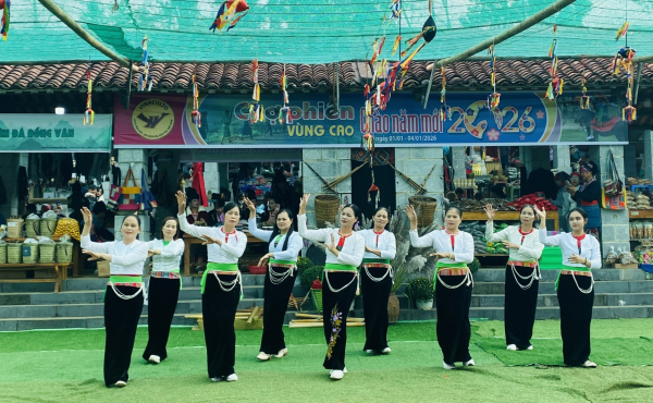 Rộn ràng “Chợ phiên vùng cao - Chào năm mới 2026” -1