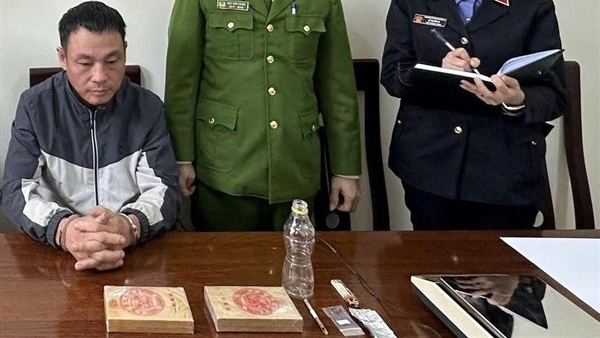 Bắt kẻ “nhập khẩu” ma tuý, thu giữ 2 bánh heroin