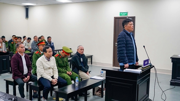 Cựu Giám đốc và Phó Giám đốc Ban Quản lý dự án tỉnh Đắk Lắk bị xét xử về tội nhận hối lộ