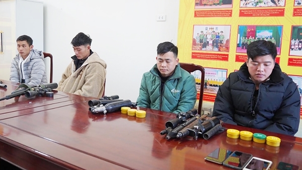 Phát hiện nhóm đối tượng làm “đại lý” súng đạn