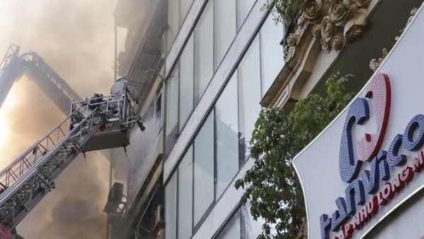 2 nạn nhân tử vong trong vụ cháy lớn tại nhà 7 tầng ở Hà Đông