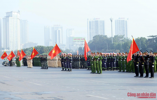 Những khoảnh khắc ấn tượng tại Lễ xuất quân và diễn tập các phương án bảo vệ Đại hội XIV của Đảng -2