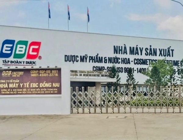 Công an thông báo thu hồi sản phẩm kem chống nắng của chồng ca sĩ Đoàn Di Băng -0