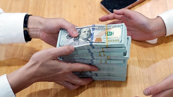 Mua, bán ngoại tệ giữa cá nhân với nhau bị xử phạt như thế nào?