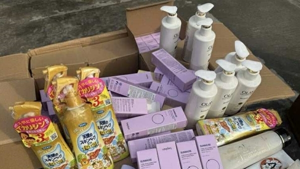 Triệt phá đường dây mua bán 25 tấn hóa mỹ phẩm giả trên mạng