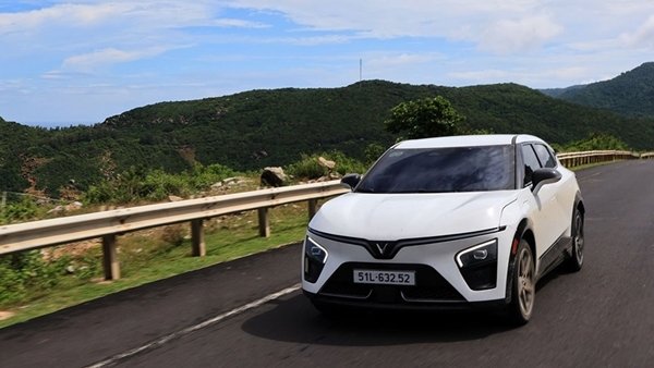 VinFast VF 7: Khi hiệu năng xe sang được “gói” trọn trong mức giá phổ thông