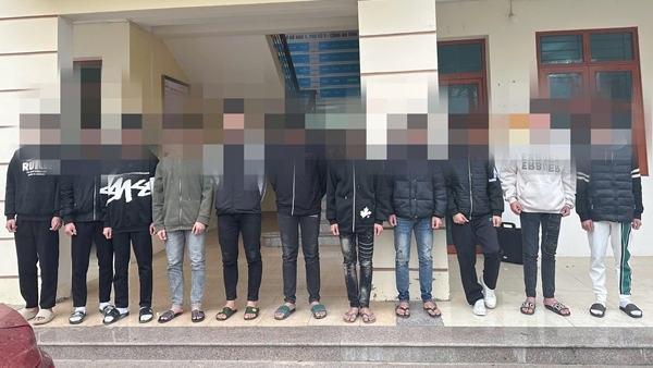 Dùng hung khí để giải quyết mâu thuẫn, nhóm học sinh bị khởi tố