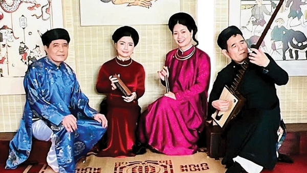 Chuỗi xuân đổ hạt môi hồng