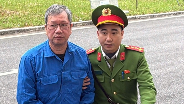 Cựu Tổng Giám đốc VICEM thường xuyên nhận tiền của cấp dưới nhưng không hỏi là tiền gì