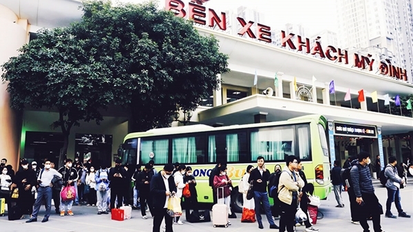 Hà Nội huy động 2.450 xe tăng cường dịp Tết, nói 'không' với quá tải - cò mồi