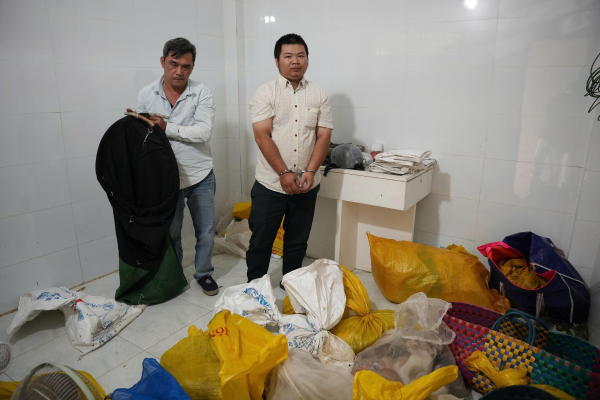 Bắt quả tang nhóm đối tượng trộm cắp, thu gom gần 100kg chó, mèo đem tiêu thụ -0