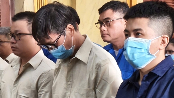 Chia tiền “cảm ơn” để thông quan hàng nhập lậu