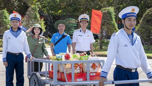 Mang mùa xuân ra quần đảo Trường Sa