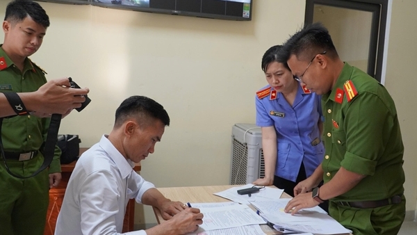 Biến bột đậu nành và hóa chất thành cà phê, mỗi ngày bán hơn 1 tấn