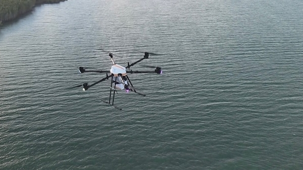 Lần đầu tiên triển khai UAV giao hàng xuyên biển ở Việt Nam