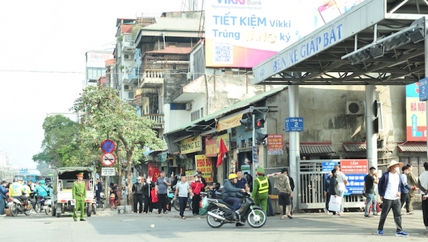 Công an Hà Nội tăng cường đảm bảo an ninh trật tự tại bến xe dịp Tết Nguyên đán Bính Ngọ -4
