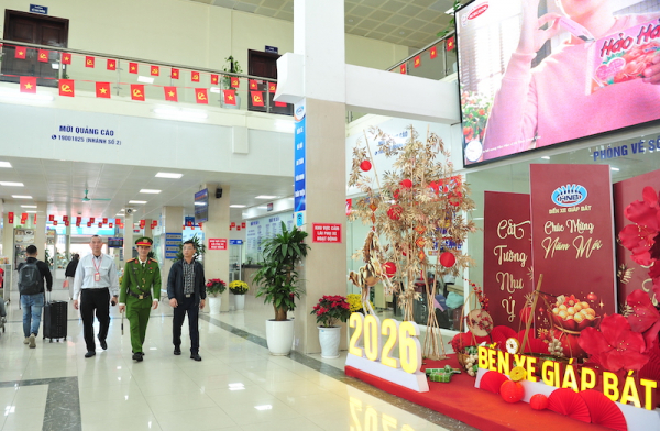 Công an Hà Nội tăng cường đảm bảo an ninh trật tự tại bến xe dịp Tết Nguyên đán Bính Ngọ -1