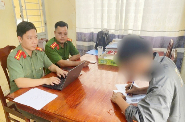Hiểm họa từ các nhóm “báo chốt, né chốt” CSGT dịp Tết Nguyên đán -0