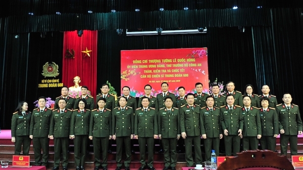 Thứ trưởng Lê Quốc Hùng kiểm tra công tác trực Tết, chúc Tết cán bộ, chiến sĩ