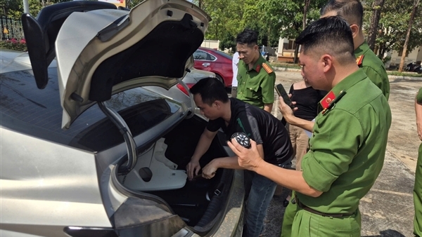 Bắt đối tượng đòi nợ dùng súng bắn người