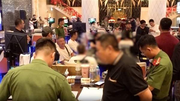 Phát hiện nhiều người nước ngoài đánh bạc trong khách sạn Sheraton Nha Trang