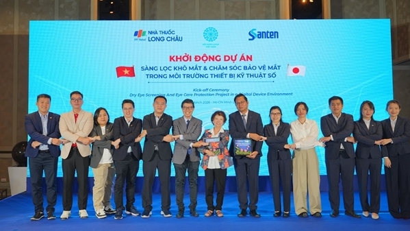Long Châu đồng hành thương hiệu nhãn khoa Nhật Bản Santen khởi động chương trình tầm soát khô mắt sớm cho cộng đồng