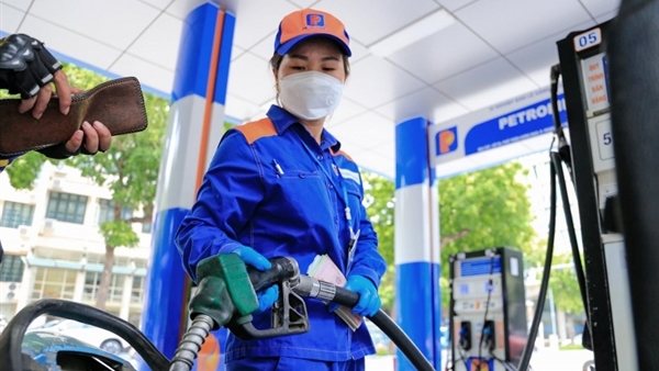 Giá xăng dầu đồng loạt tăng mạnh từ 15h ngày 7/3