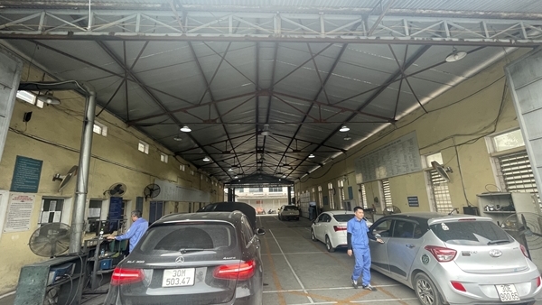 Đạp hết ga khi đăng kiểm xe dầu: Có làm hỏng động cơ?