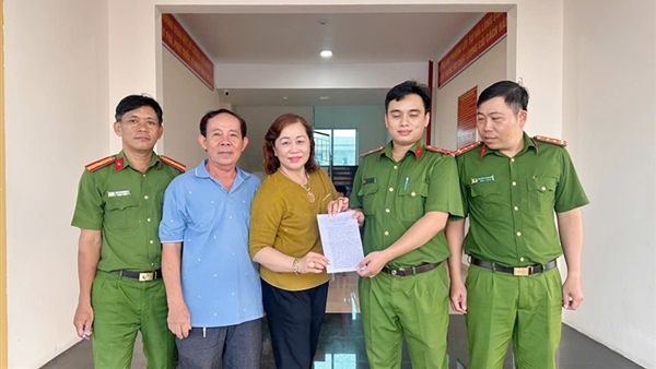 Công an phường nhanh chóng làm rõ vụ lừa đảo, thu hồi tài sản cho bị hại