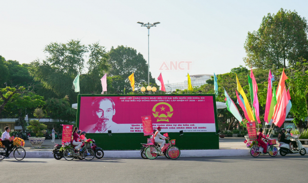 Vững vàng an ninh cho ngày hội của toàn dân -0
