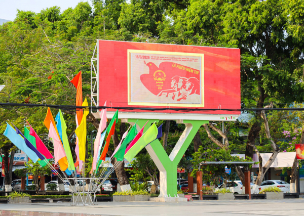 Vững vàng an ninh cho ngày hội của toàn dân -1