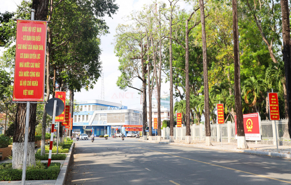 Vững vàng an ninh cho ngày hội của toàn dân -3