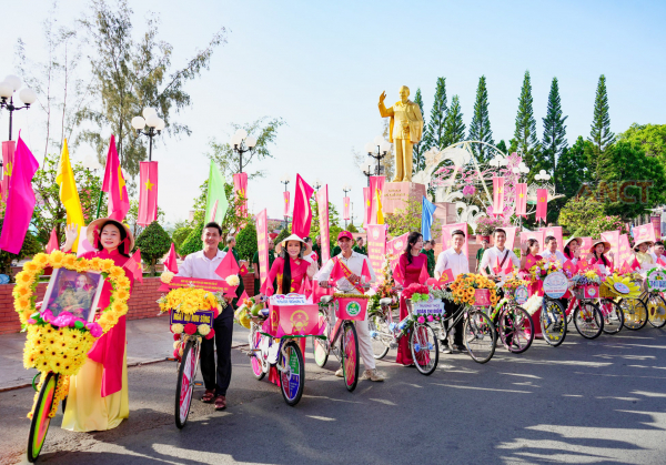 Vững vàng an ninh cho ngày hội của toàn dân -0