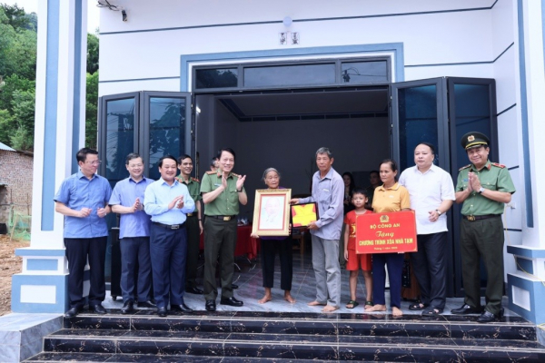 Công an Tuyên Quang khắc ghi Sáu điều Bác dạy bằng hành động cụ thể -0