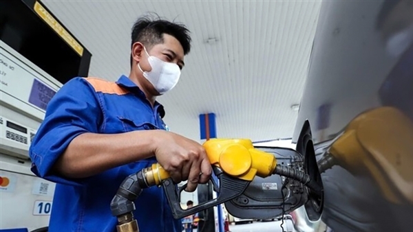 Trích lập quỹ bình ổn, mặt hàng xăng RON95-III có giá mới là 29.120 đồng