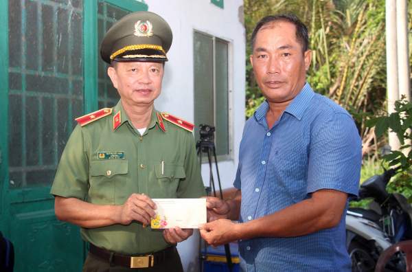 Công an TP Cần Thơ khởi công xây dựng 1.000 căn nhà tình nghĩa -0