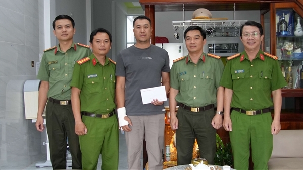 Quảng Ngãi: Công an xã bị thương khi khống chế đối tượng sử dụng ma tuý