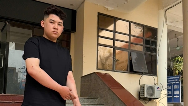 Cháu họ dùng máy cắt sắt phá cửa trộm hơn 5 cây vàng để đi du lịch