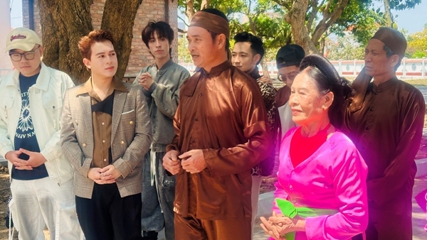 Tái sinh di sản văn hoá bằng ngôn ngữ âm nhạc