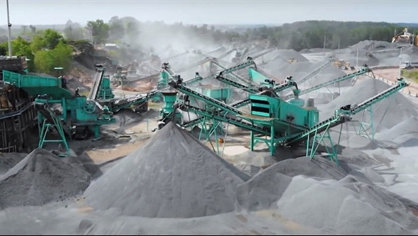 Công trình trọng điểm ở phía Nam vẫn đối mặt với nguy cơ thiếu cát, đá xây dựng