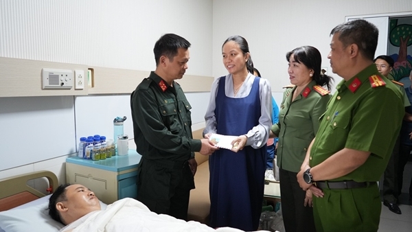 Khẩn trương xử lý vụ cán bộ Công an bị người nước ngoài đâm trọng thương