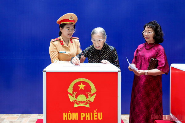 Ngày hội non sông và trọng trách trước Nhân dân -0