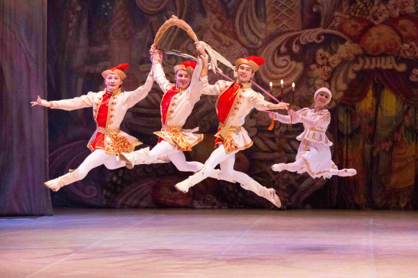 Biểu diễn 2 tuyệt phẩm ballet của Nga tại Nhà hát Hồ Gươm -0