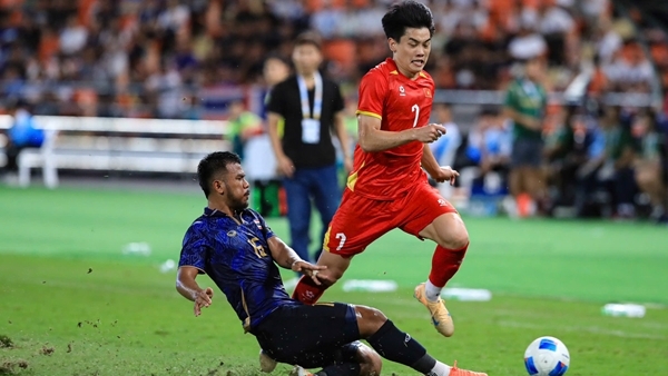 Bóng đá Việt Nam bất ngờ có một sân chơi mới