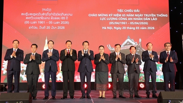 Tiếp tục vun đắp mối quan hệ bền chặt giữa Việt Nam và Lào