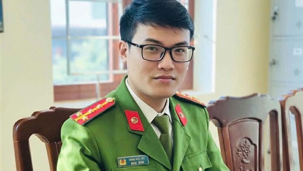 Dám dừng lại để thơ nói nhiều hơn